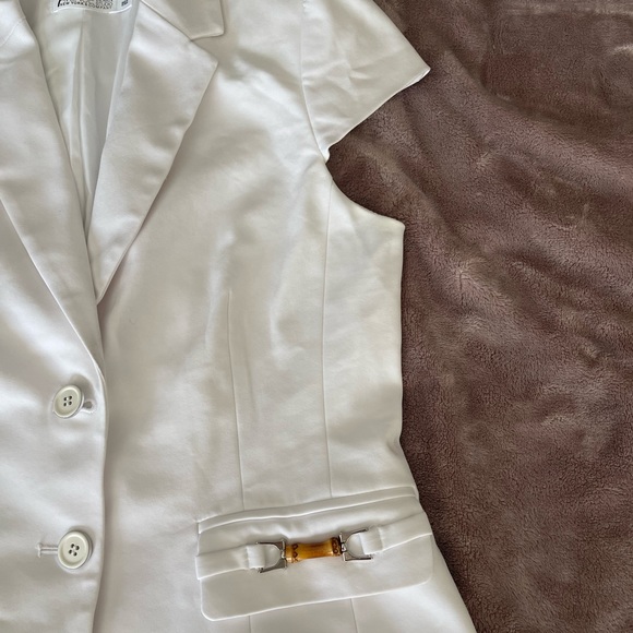 7th Ave NY & Co Crop 2 Button Short Sleeve Jacket Wooden Accent Fake Pockets - Picture 3 of 7